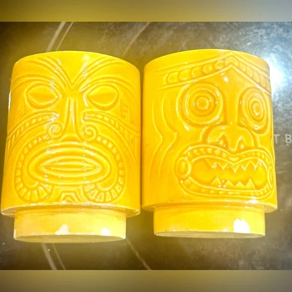 VTG Canary Yellow Ceramic Pitcher & Double Sided Tiki Cups marked Resper - Picture 12 of 13